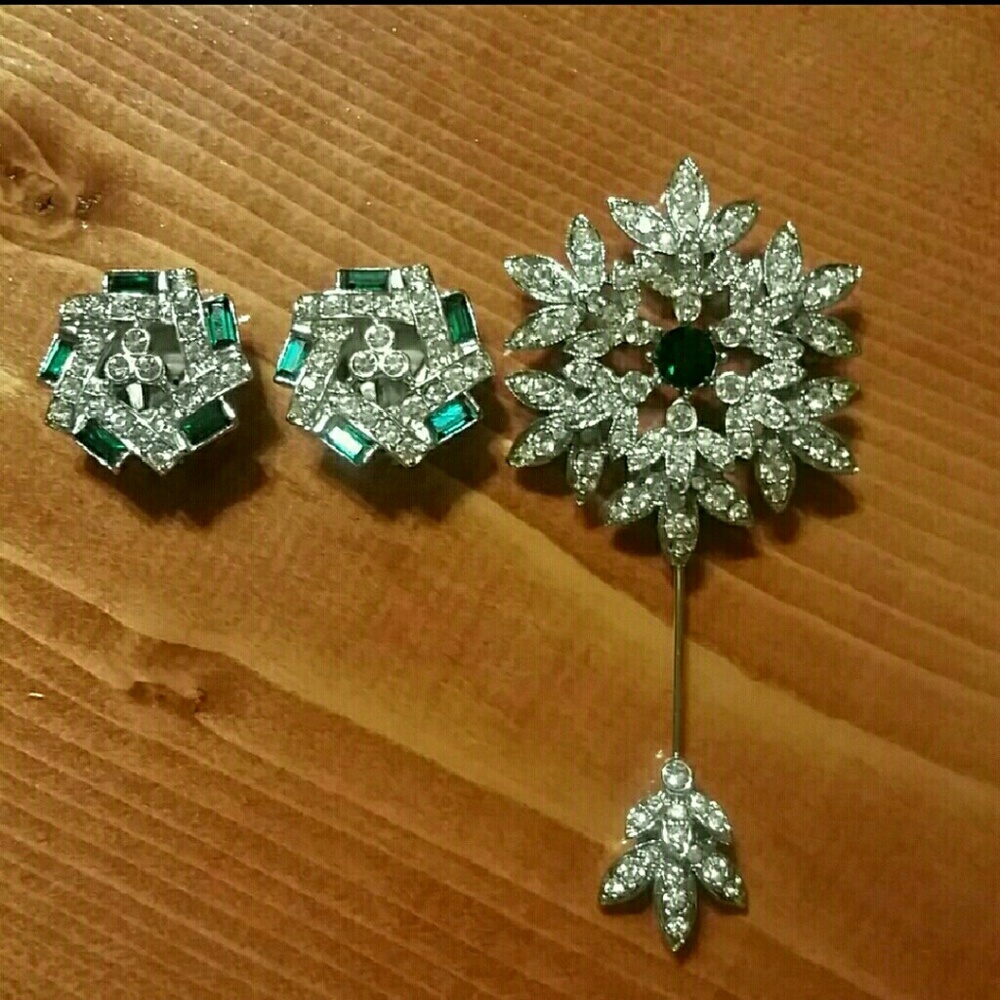 *SOLD*Sarah Coventry Earrings and Brooch Set